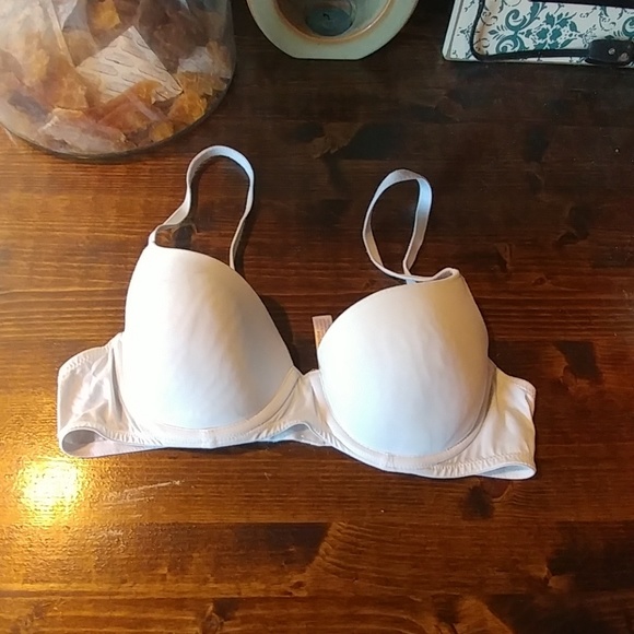 Bras - Picture 4 of 4